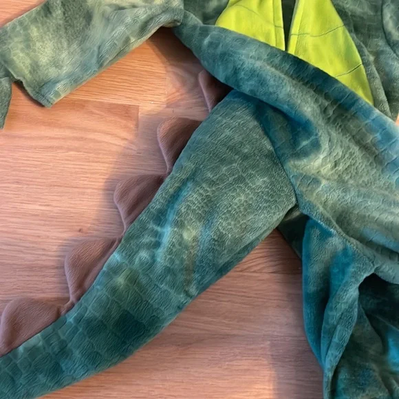 Little Kids Green Dinosaur Dragon Costume, full zip with tail, size 12 mo - Picture 11 of 11
